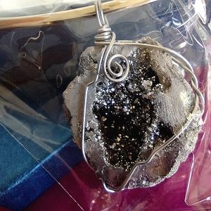 Wire wrapped druzy collar necklace